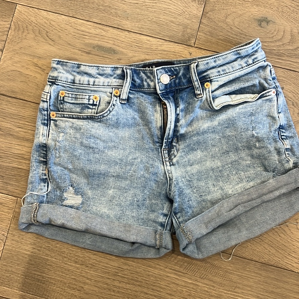 Gap shorts